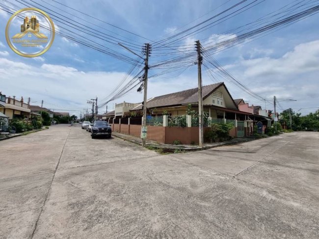 ขายหมู่บ้านบึงทองธานี​  ถนนเชิดน้อย ต.บ้านบึง อ.บ้านบึง จ.ชลบุรี